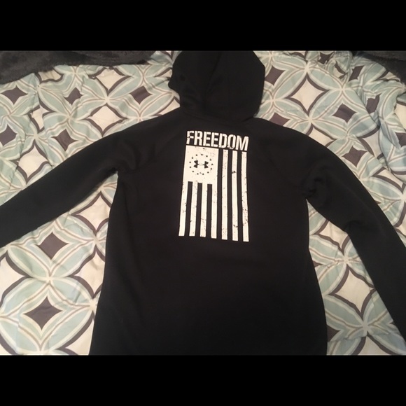 Under armour sweatshirt - Picture 2 of 2